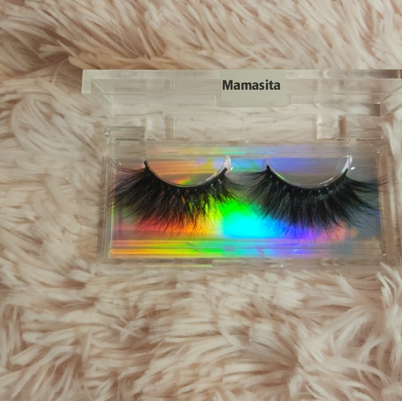 Eyelashes - Picture 3 of 8